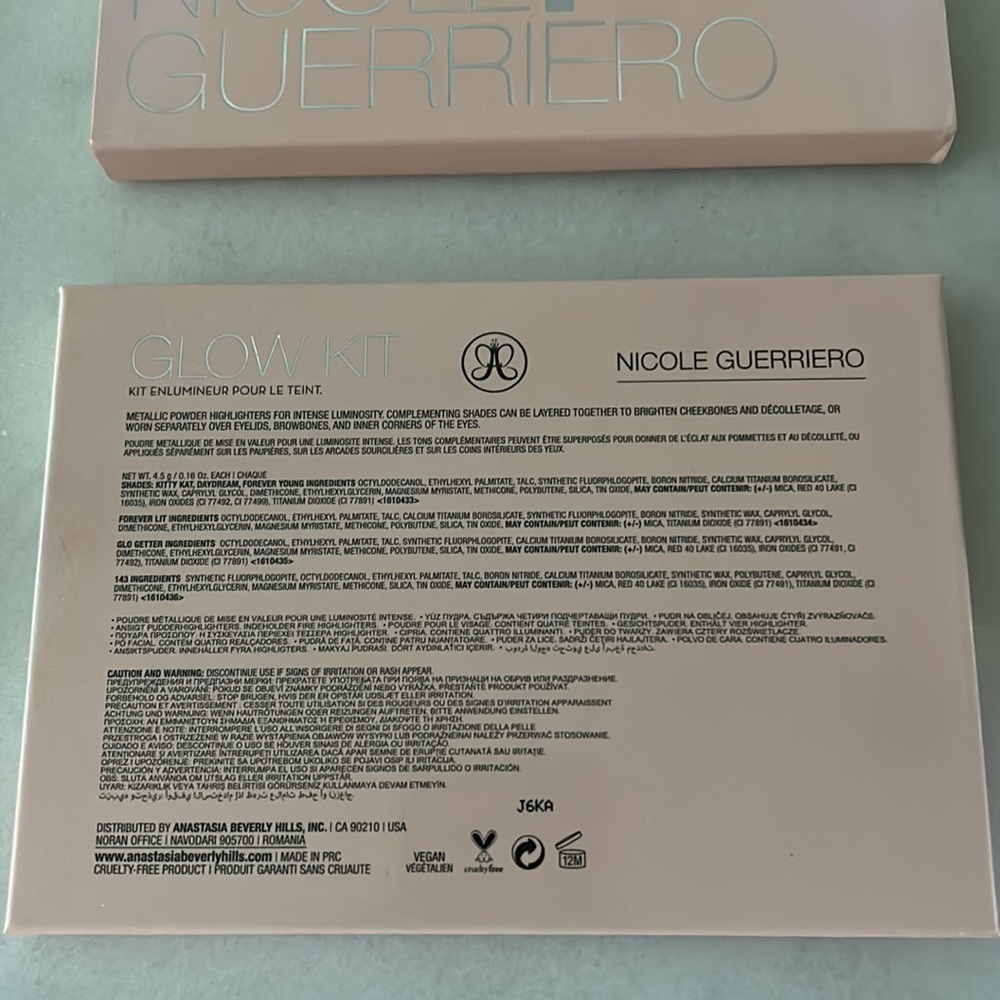 ABH Nicole Guerriero Glow Kit - Picture 9 of 9